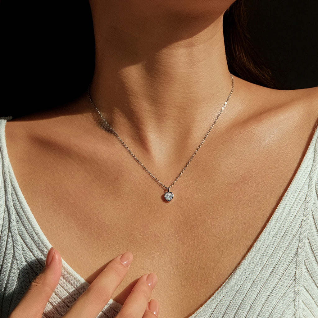 925 Sterling Silver Delicate Sweet Heart Zirconia Wedding Link Chain Pendant (Necklace)