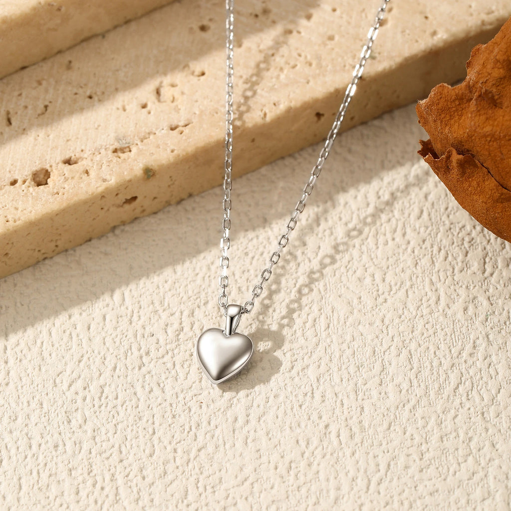 925 Sterling Silver Delicate Glossy Heart Pendant (Necklace)