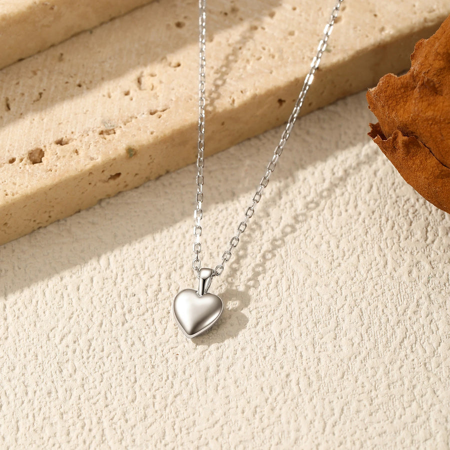 925 Sterling Silver Delicate Glossy Heart Pendant (Necklace)